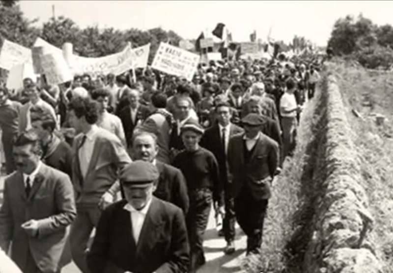Il corteo di Avola prima dell'eccidio.