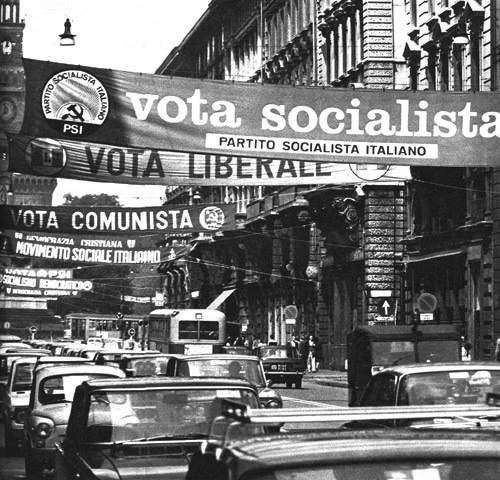 Striscioni di propaganda elettorale del 1972.