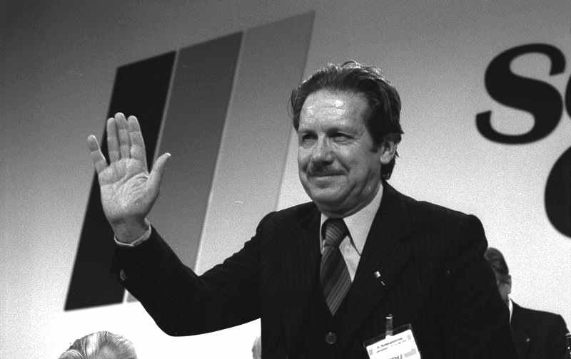 Flaminio Piccoli, segretario della Dc dal 5 marzo 1980.