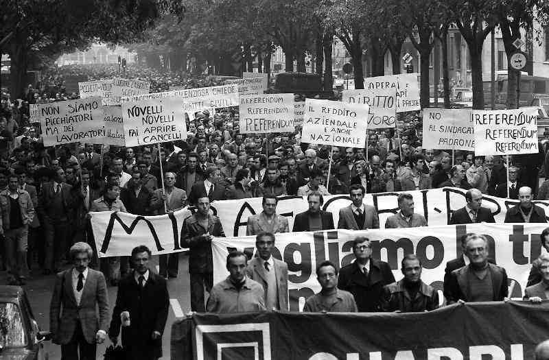 La "marcia dei quarantamila" quadri Fiat in partenza da Mirafiori il 14 ottobre 1980.