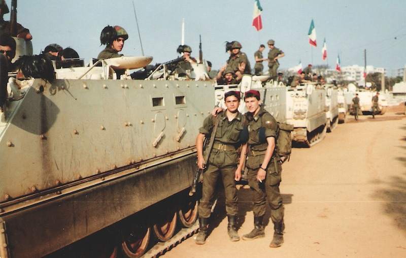 Soldati del contingente italiano sbarcato in LIbano il 26 agosto 1982.