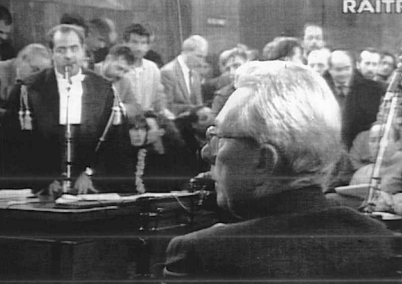 Arnaldo Forlani, ex Presidente del Consiglio, depone al processo Enimont, trasmesso in diretta dalla Rai.