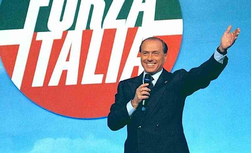 Il 6 febbraio 1994 Berlusconi presenta il programma di Forza Italia.